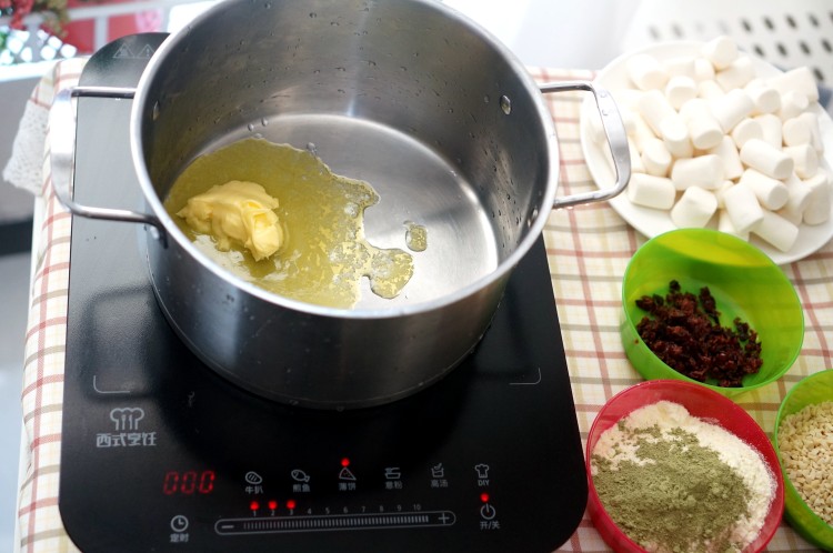 抹茶花生蔓越莓牛轧糖