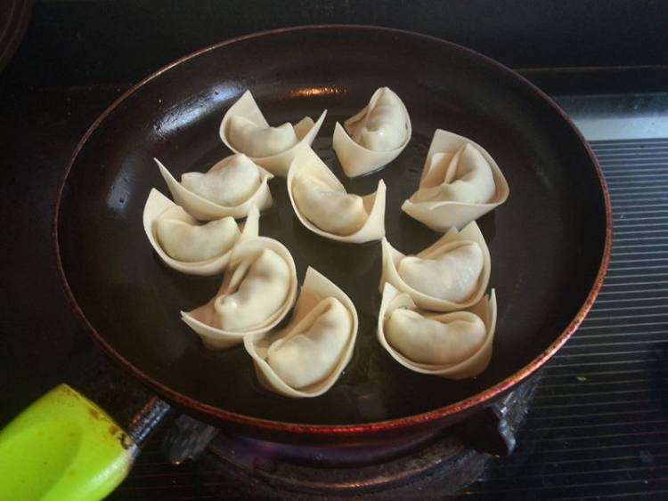 青菜鸡蛋生煎馄饨