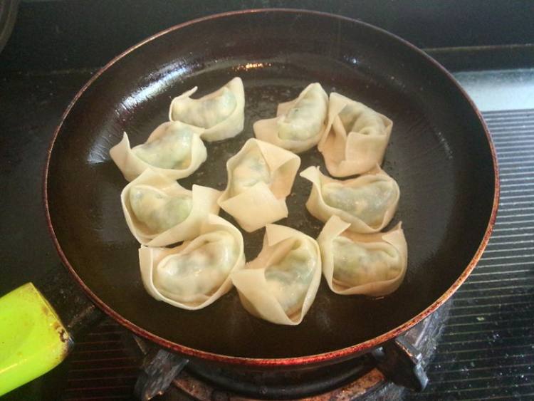 青菜鸡蛋生煎馄饨