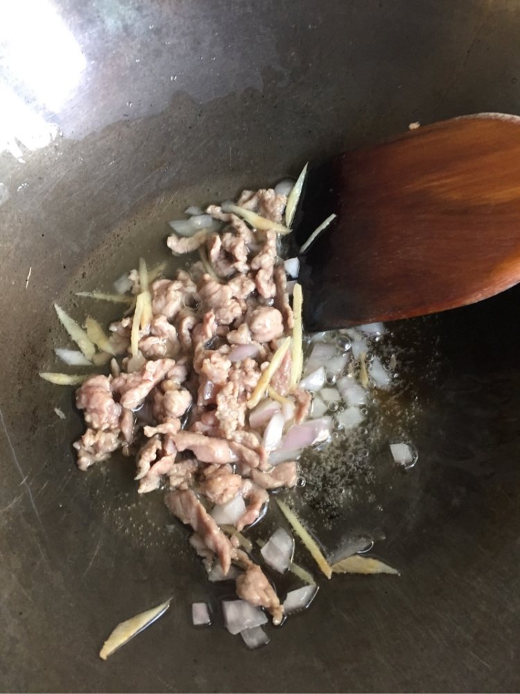 肉丝杂蔬蛋炒饭