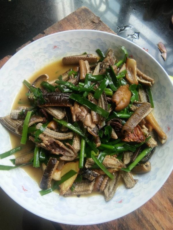 鳗鱼炒韭菜