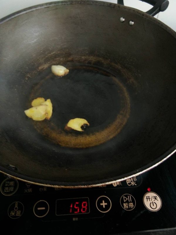 鳗鱼炒韭菜