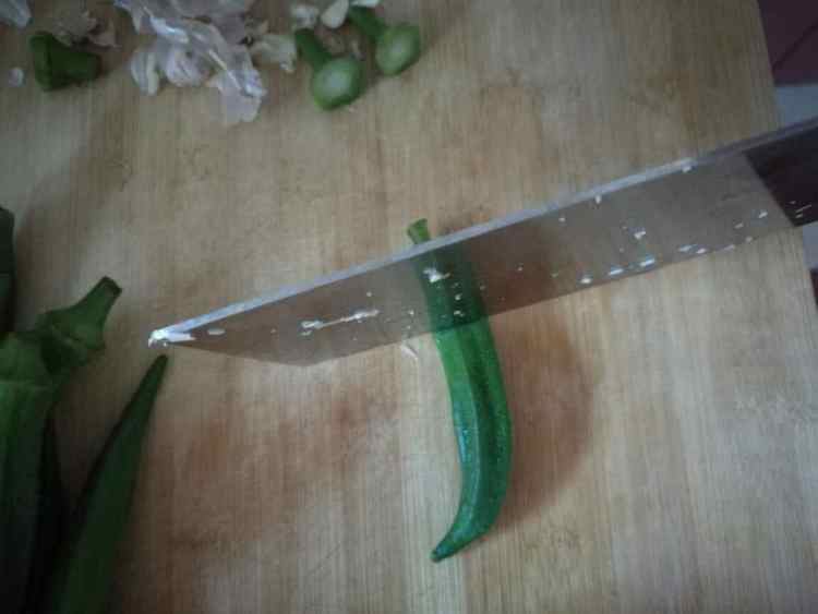 蒜蓉蒸秋葵