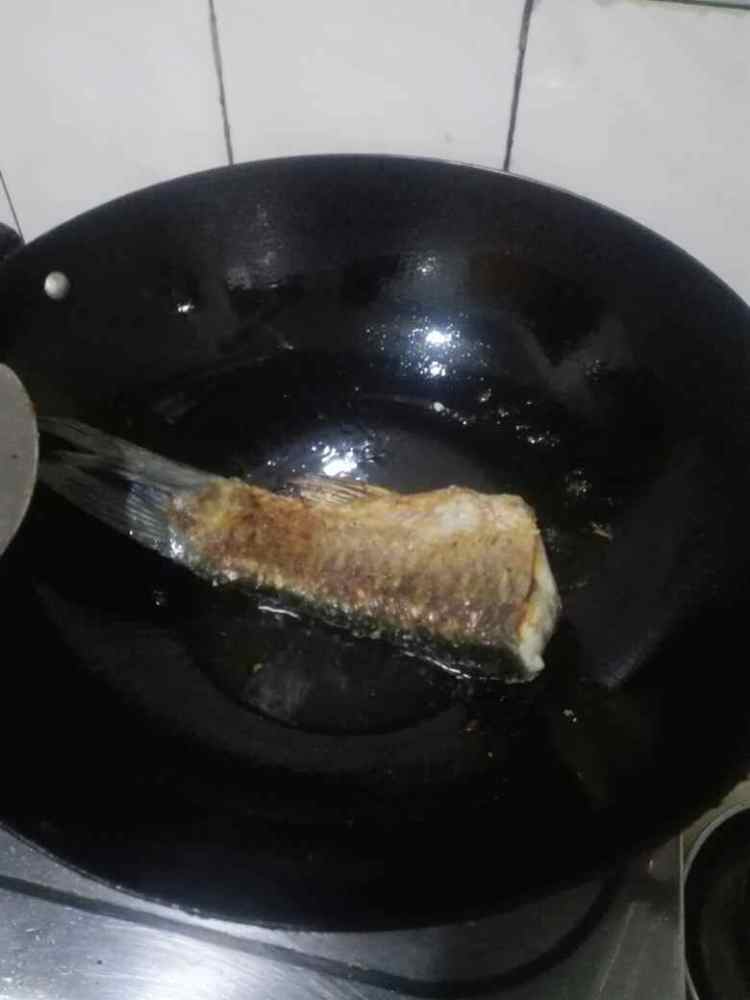 夜来香滚鲩鱼尾汤