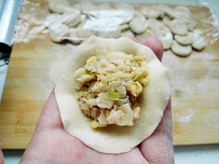 酸菜大肉饺子