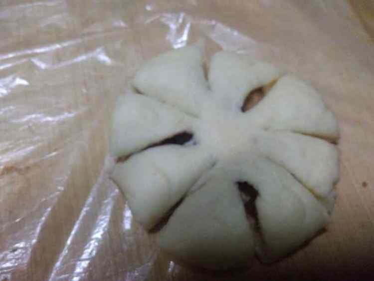 豆沙花型面包