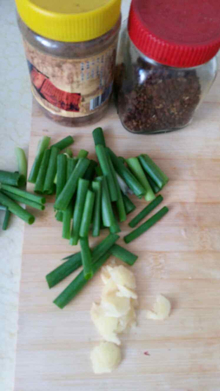 鸡腿肉炖蘑菇粉条