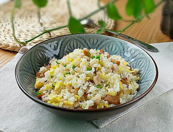 筋肉菜脯蛋炒饭