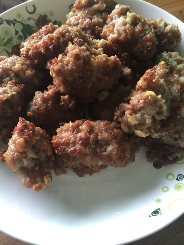 炸香菜肉丸