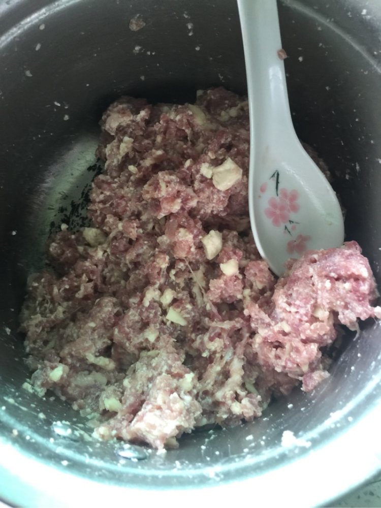炸香菜肉丸