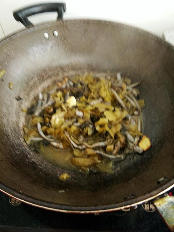 咸菜炒鳝鱼