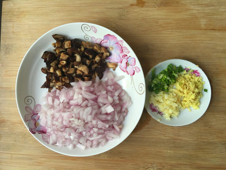 五香卤肉饭