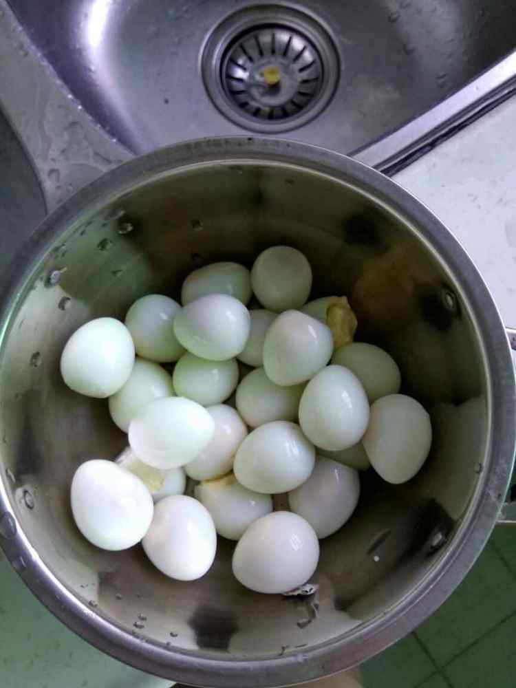 鹌鹑蛋杂菇煲