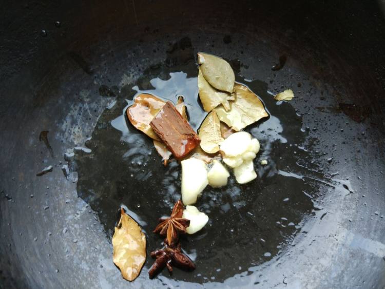 电压力锅版卤肉饭