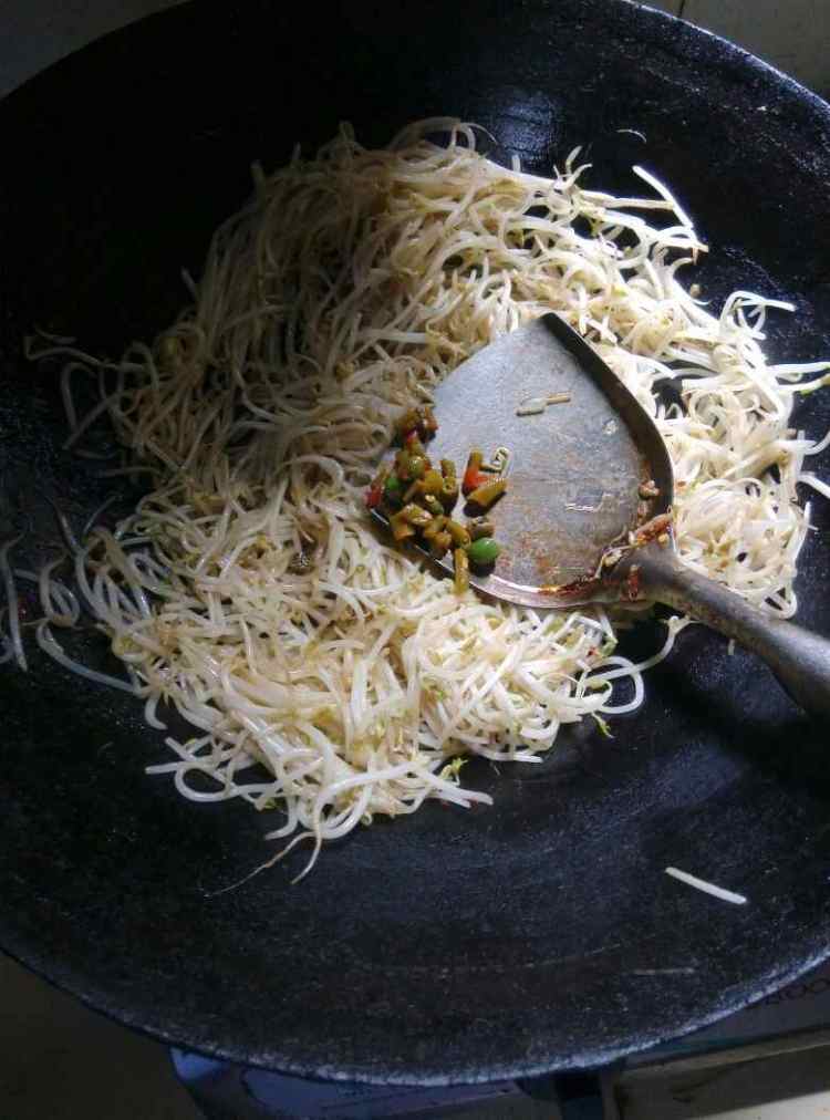豆角炒豆芽