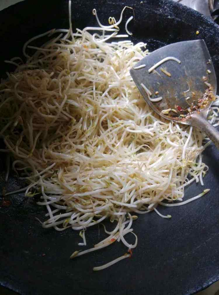 豆角炒豆芽