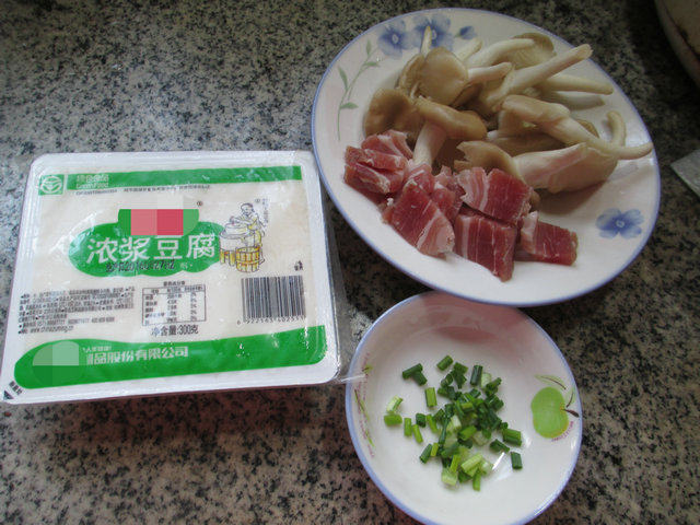 秀珍菇咸肉豆腐