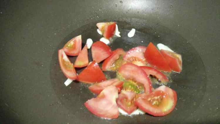 海鲜菇炒番茄