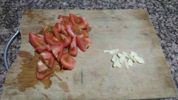 海鲜菇炒番茄