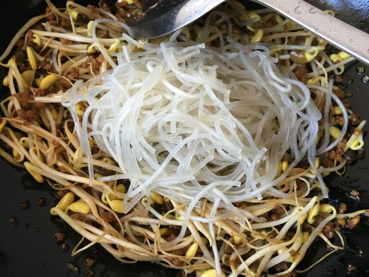 黑豆芽肉末粉丝