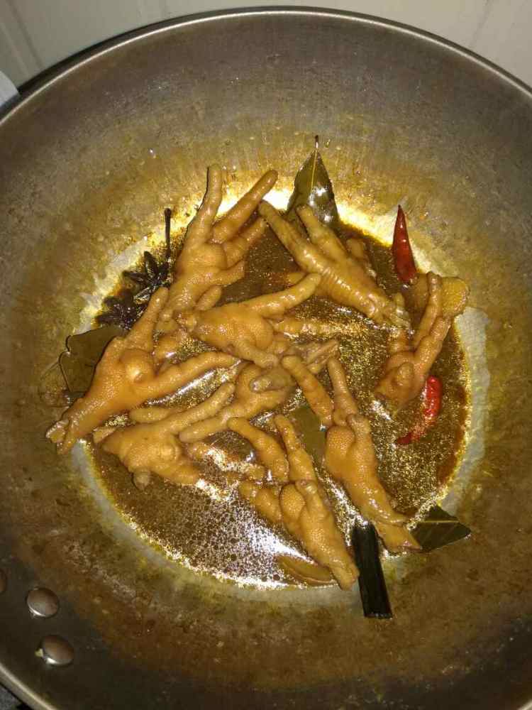 卤鸡爪