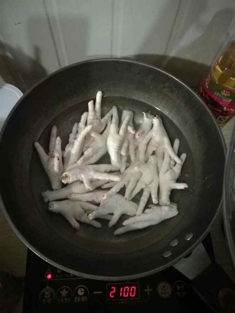 卤鸡爪