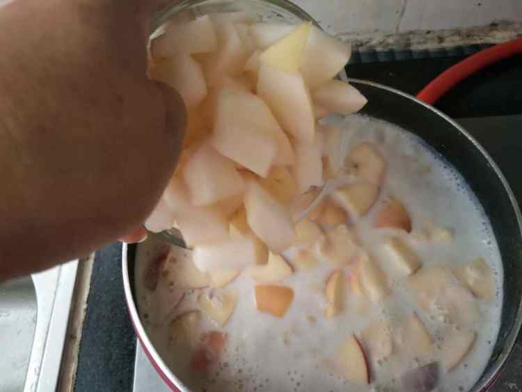 燕麦牛奶水果粥