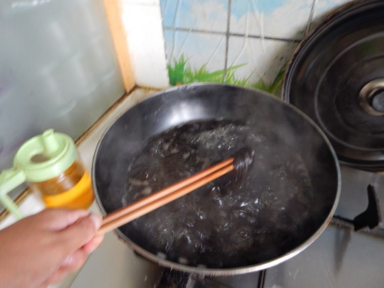 黄瓜凉拌酸辣蕨根粉