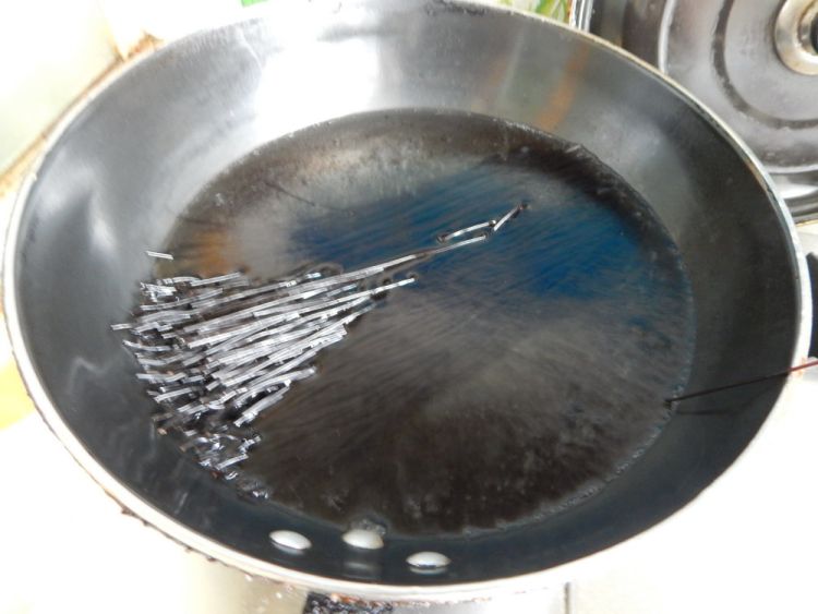 黄瓜凉拌酸辣蕨根粉