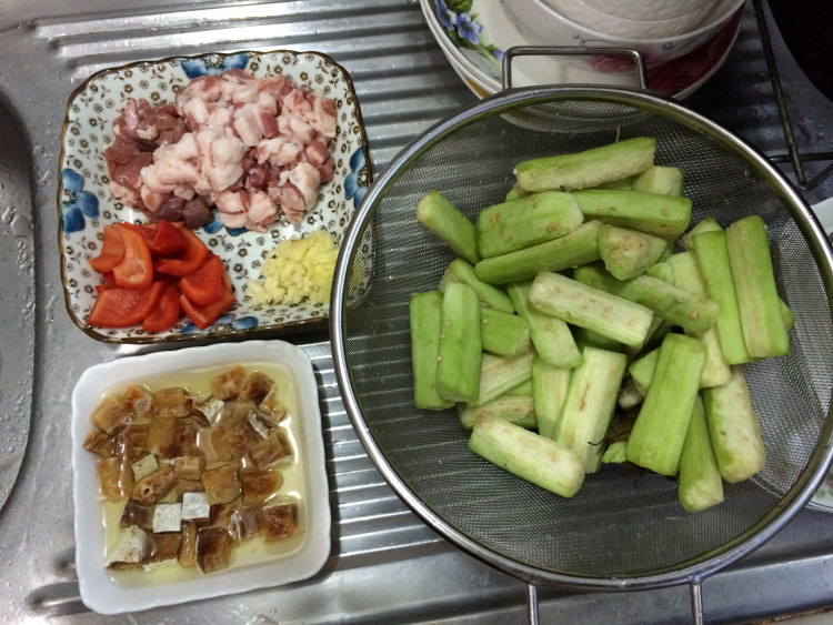 咸鱼茄子煲