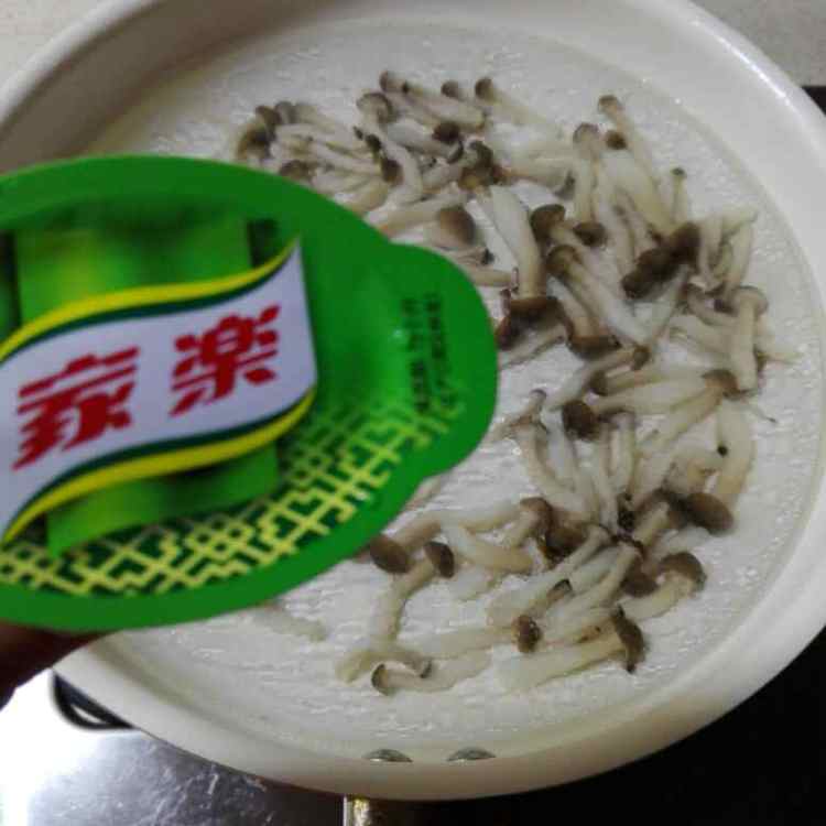 蟹味菇牛肉汤