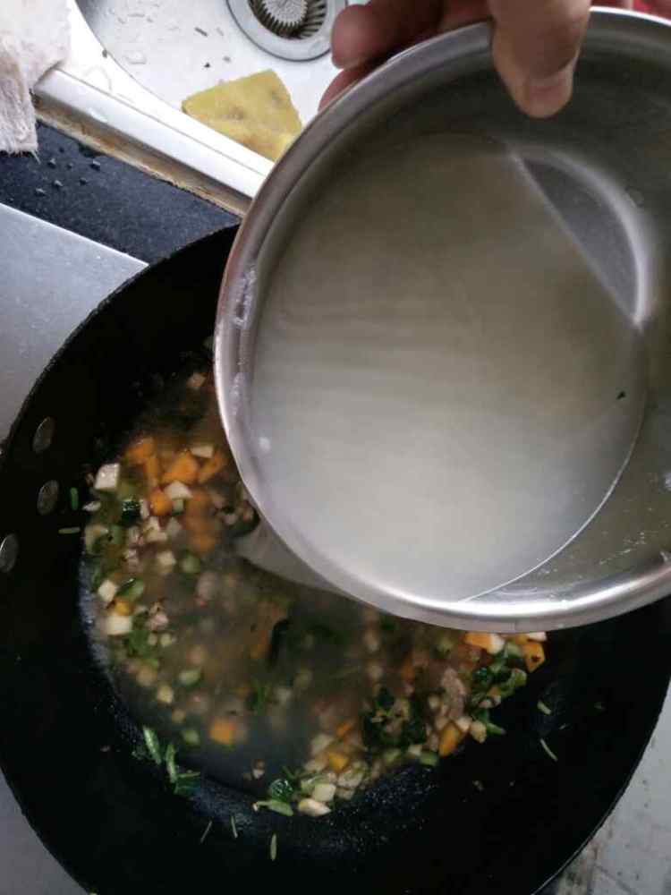 小米蔬菜疙瘩汤