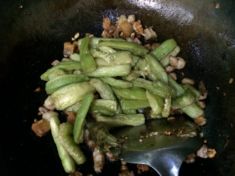 咸鱼茄子煲