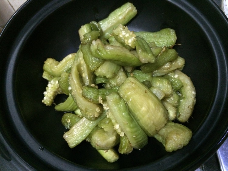 咸鱼茄子煲