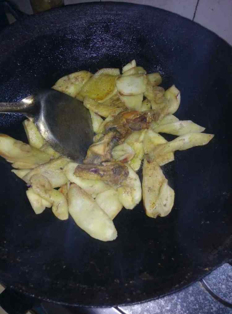 茄子炒鸡肉
