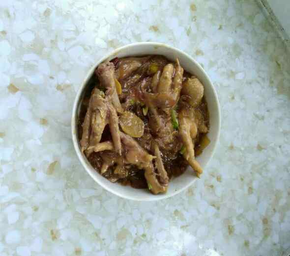 鸡爪炖粉条