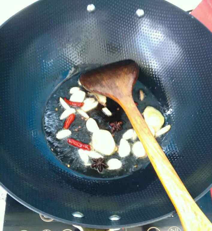 鸡爪炖粉条