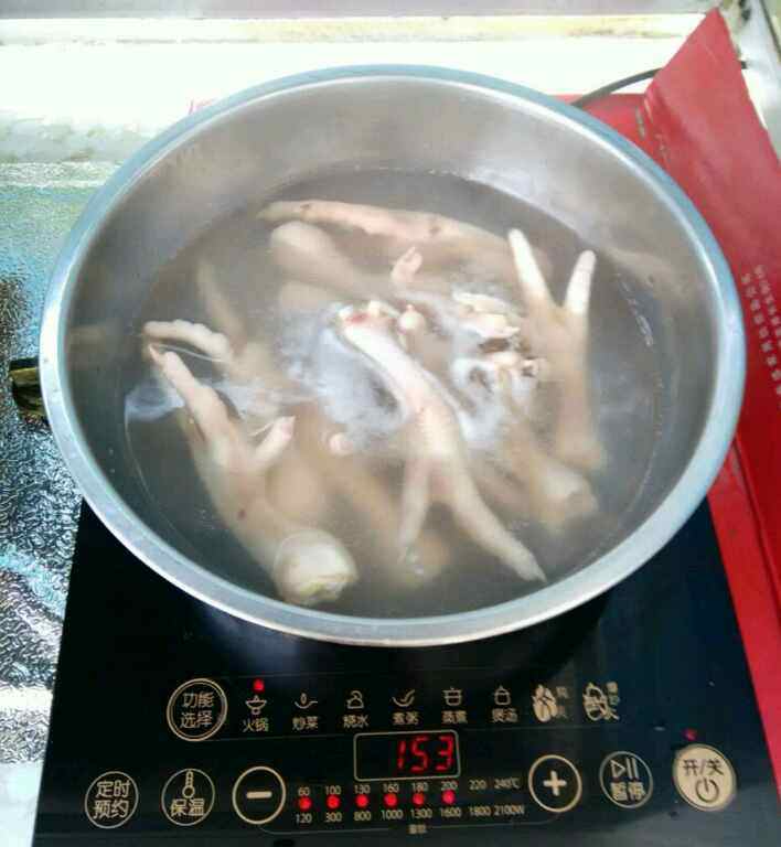 鸡爪炖粉条