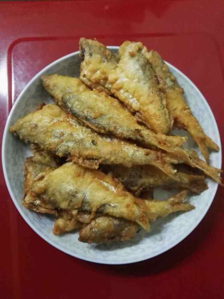 酥脆杂鱼