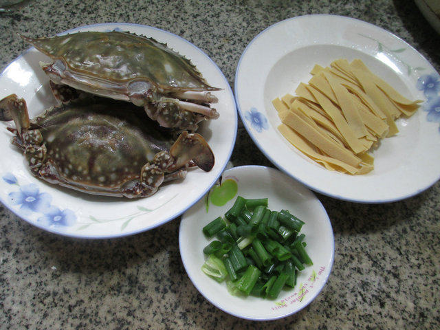 千张煮螃蟹