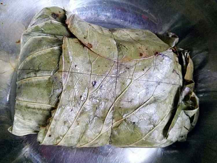 荷叶蒸鸡
