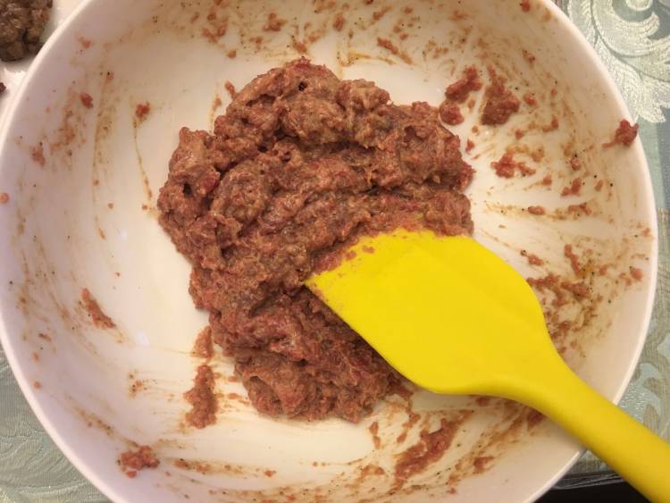 核桃油煎黑胡椒牛肉饼