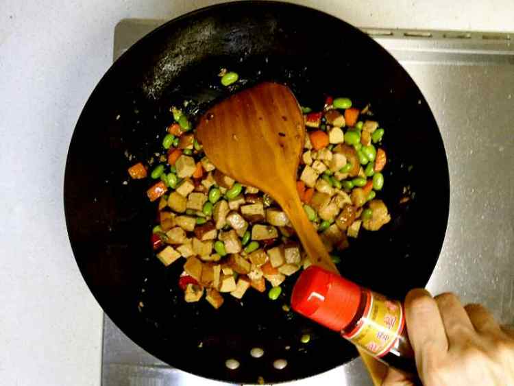 豆干毛豆炒鸡丁