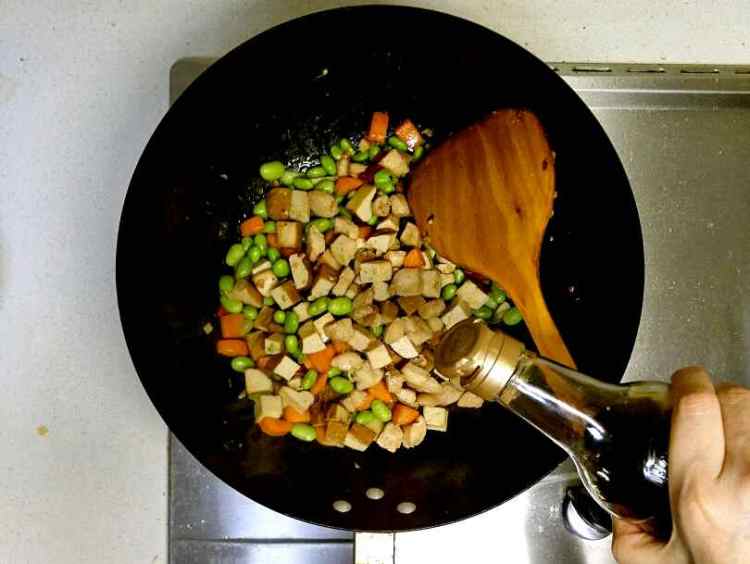 豆干毛豆炒鸡丁