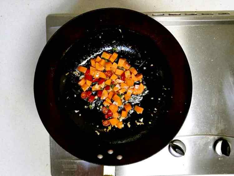 豆干毛豆炒鸡丁