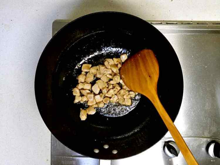 豆干毛豆炒鸡丁