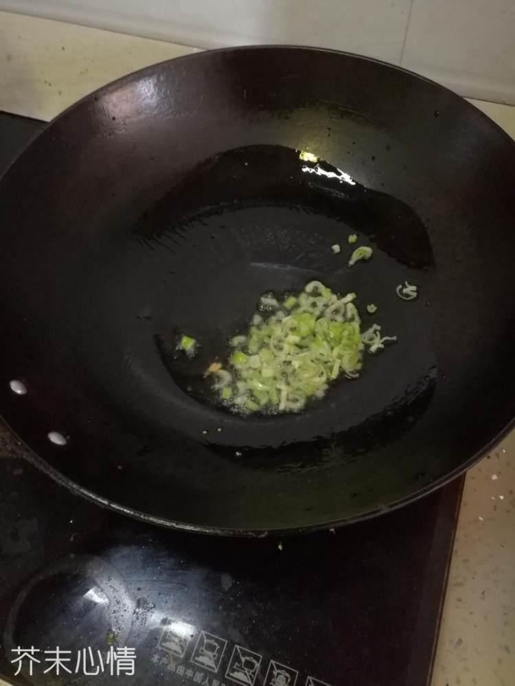 荆芥肉末炸酱面