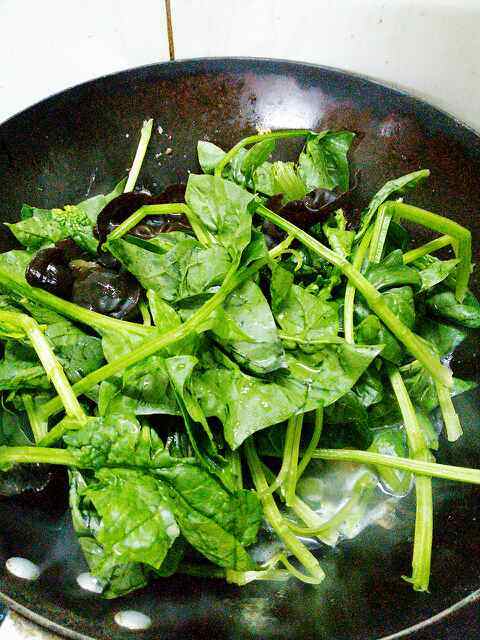 木耳菠菜鸭蛋汤
