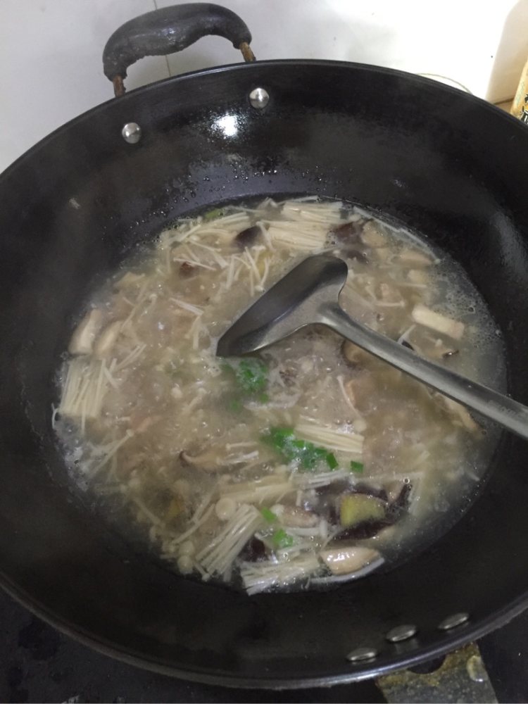 杂菇肉片汤