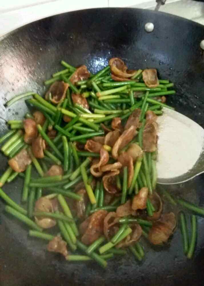 腊肉炒蒜苔